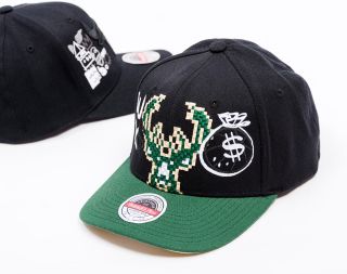 Custom @mitchellandness ONLINE na @snapbackscz 🖊️‼️🪡💯🌐 #awonthecapislit